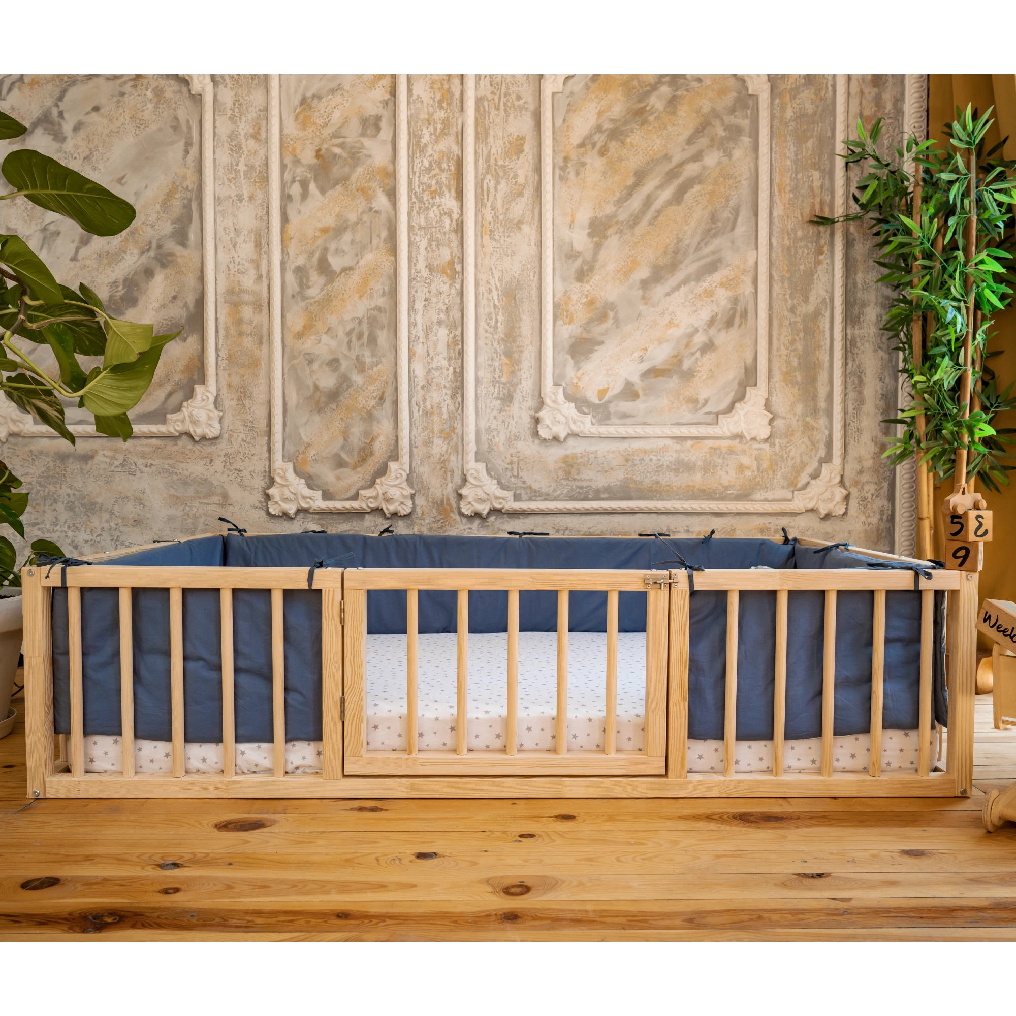 Langston - Montessori Playpen Floor Bed with Cylindrical Railings and Gate