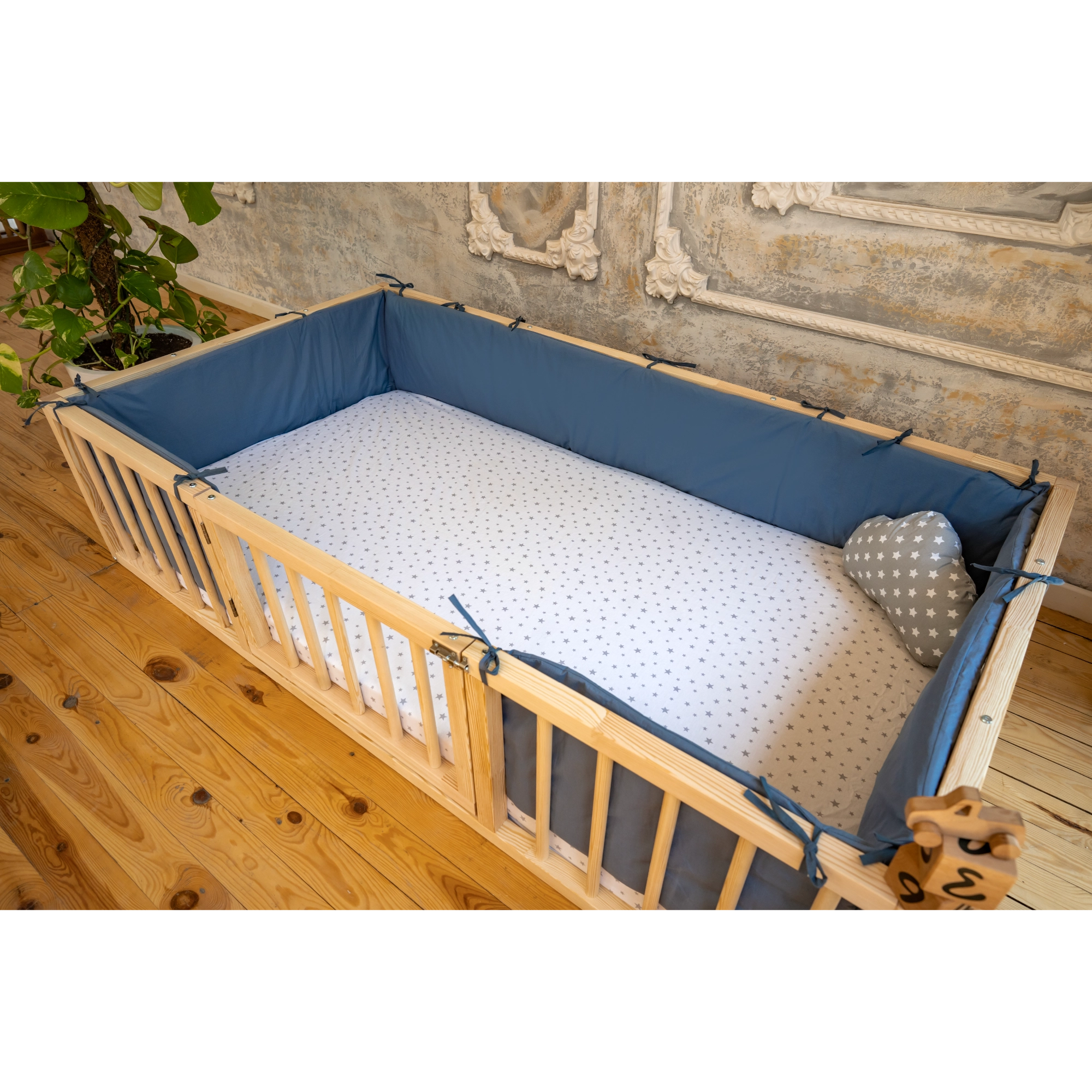 Langston - Montessori Playpen Floor Bed with Cylindrical Railings and Gate
